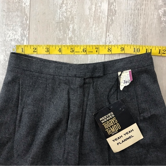 VINTAGE 60’s Gray High Waisted Bermuda Shorts 22 Waist - Picture 9 of 13
